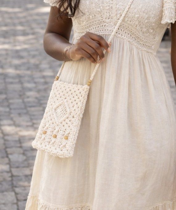 Pochette téléphone bohème en Macramé.