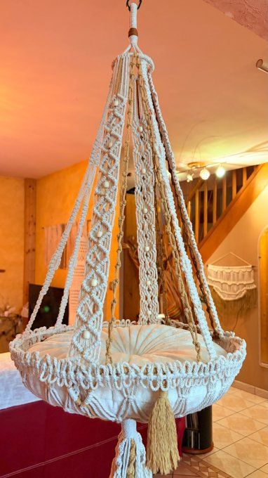 Le nid suspendu - Berceuse pour chat en macramé