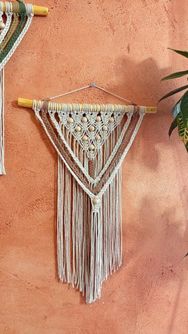 Les petites suspensions murales en macramé