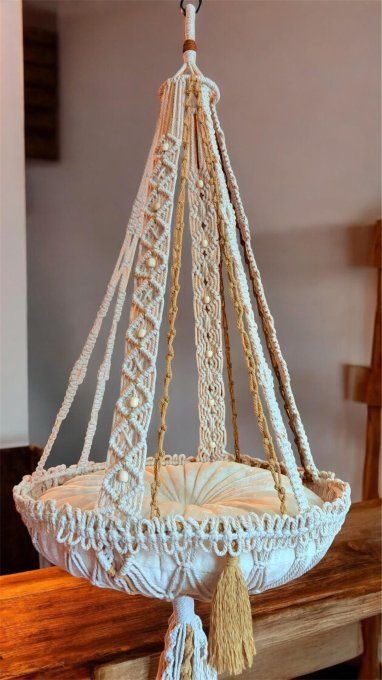 Le nid suspendu - Berceuse pour chat en macramé